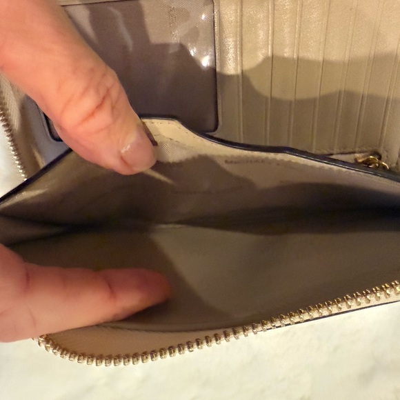 Michael Kors Gold Quilted Continental Wristlet Wallet Jet Set 🎄 - Picture 8 of 16